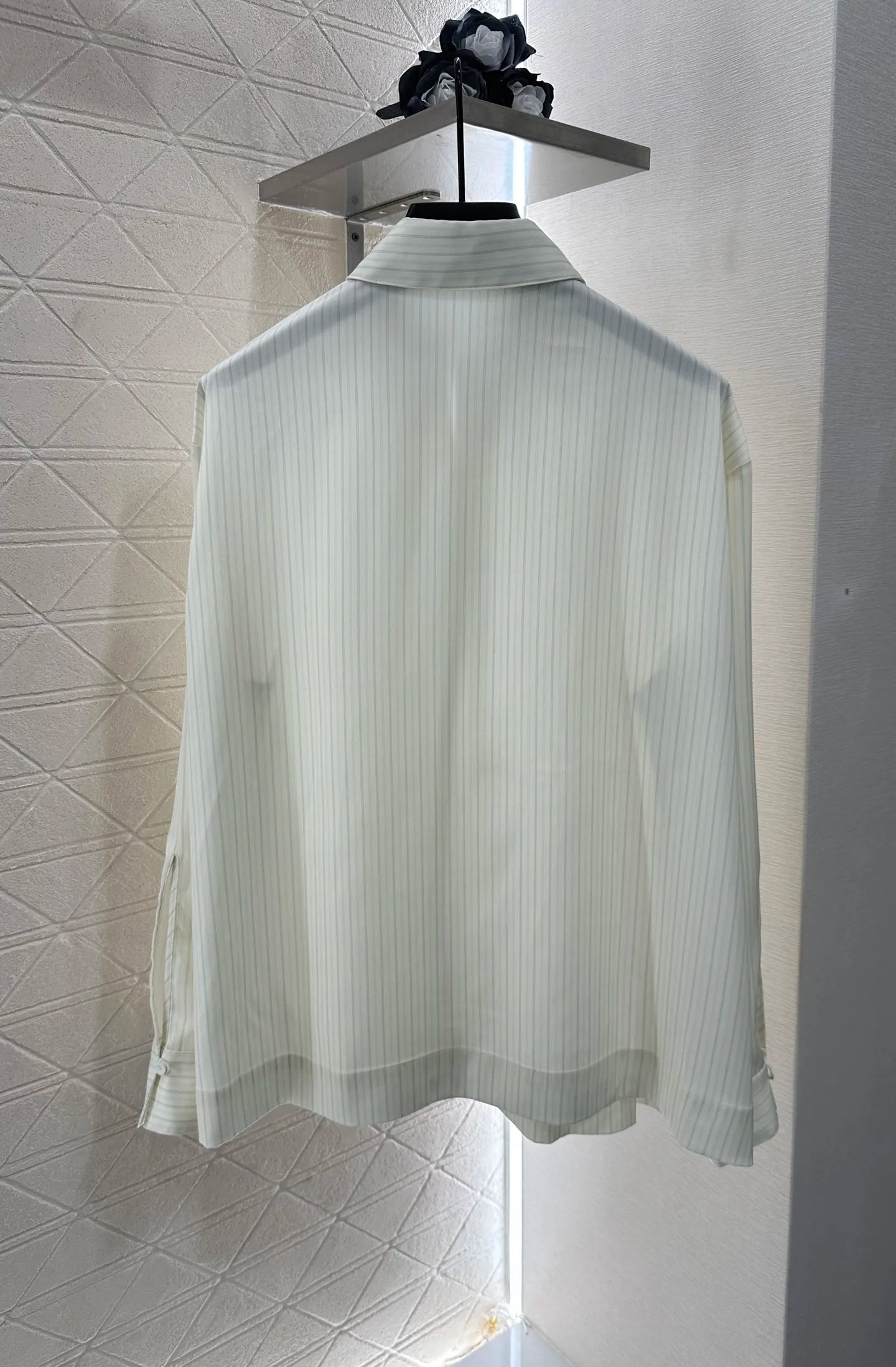 2025 New Striped Long Sleeved Shirt with Twill Cotton Material Elegant