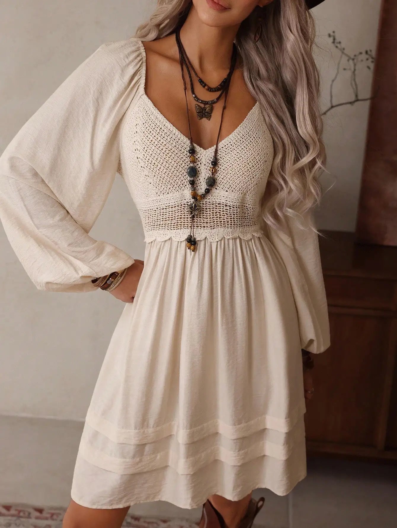 Women's Vintage Apricot Fashionable V-Neck Hollow Crochet Patchwork Long Sleeve