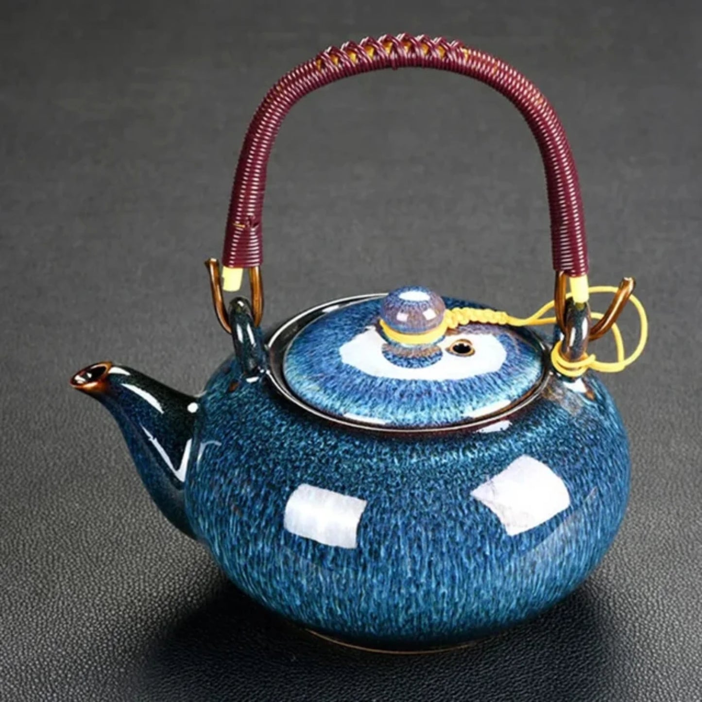 Large Capacity 700ml Ceramics Teapot with Infusers, Ideal for Puer Tea and Coffee, Elegant Tea Cup Set, High-Quality Coffeeware
