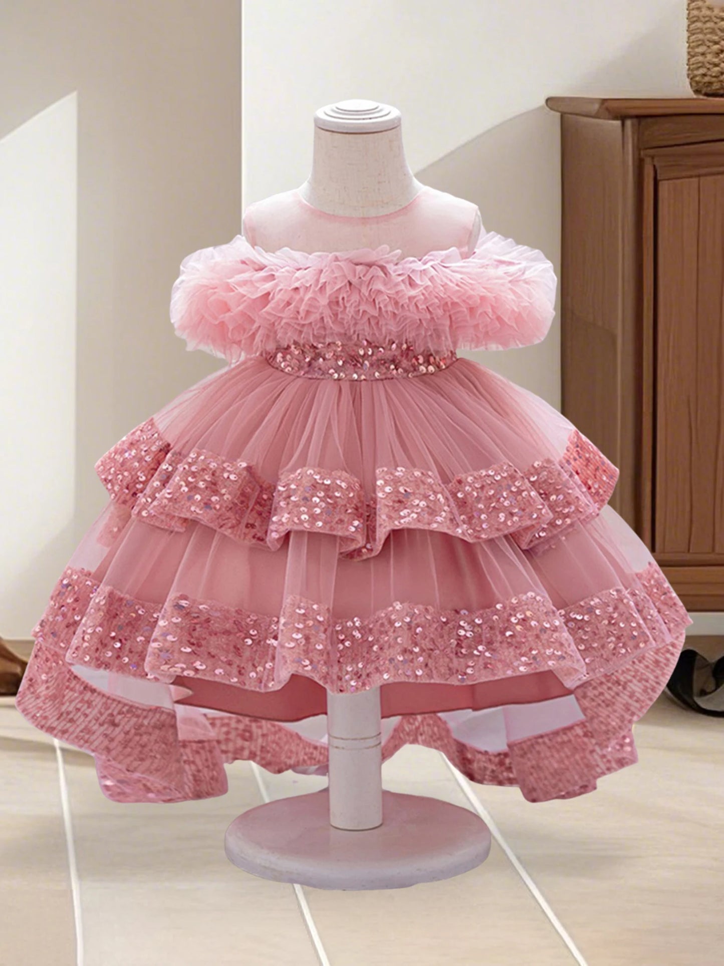 Princess Dress with Tulle Skirt and High-Low Hemline Perfect for Birthday Parties and Weddings
