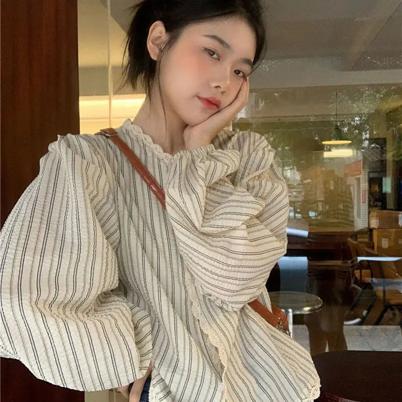 Vintage Striped Shirts for Women Cute Lace V-neck Korean Fashion Lantern Sleeve