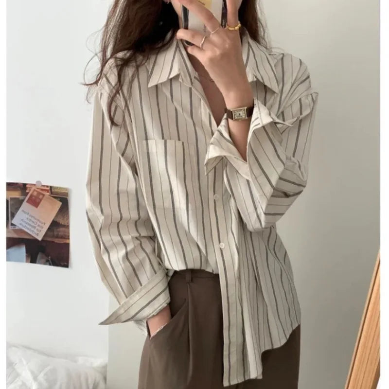 Spring and autumn new vertical striped shirt long sleeve