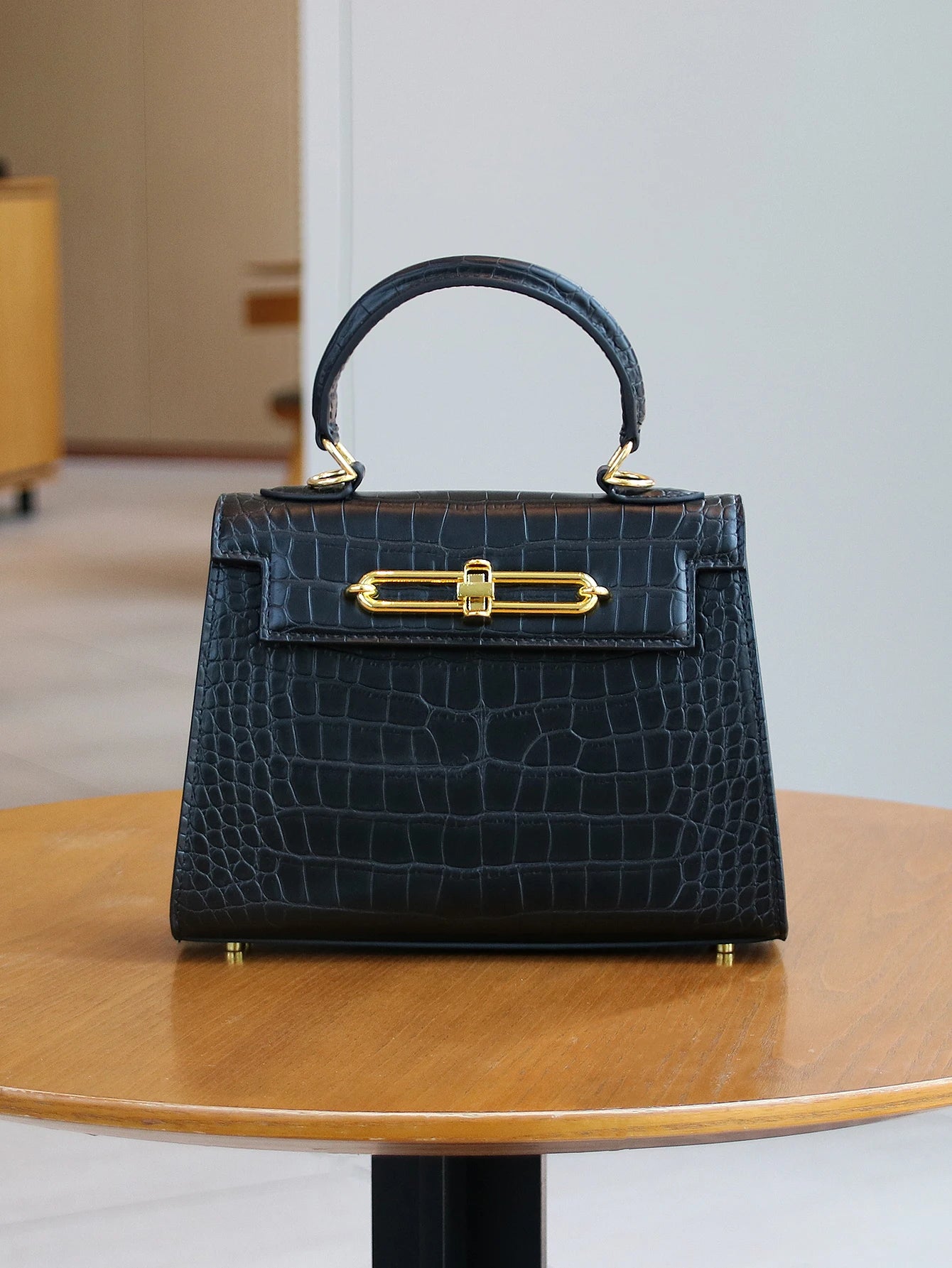 2026 high-end portable fashion handbag temperament bag crocodile pattern handbag