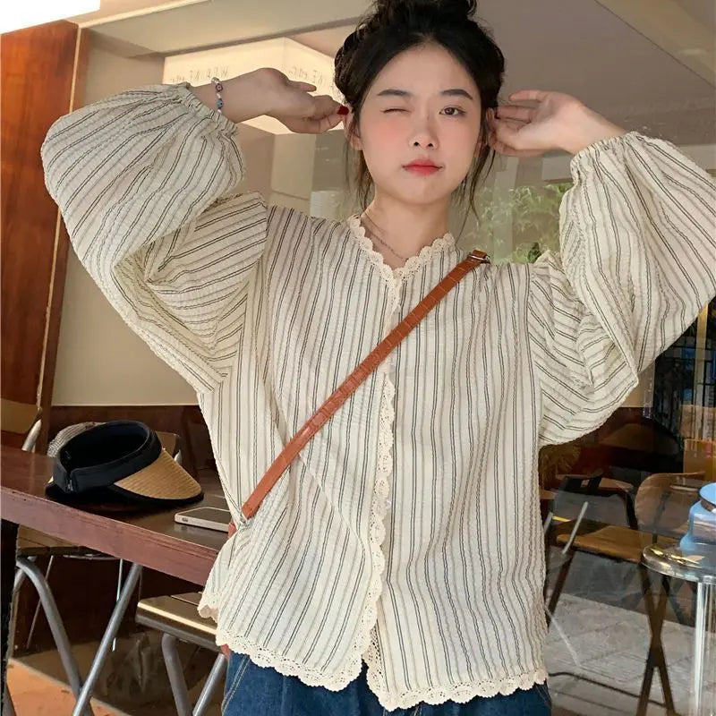 Vintage Striped Shirts for Women Cute Lace V-neck Korean Fashion Lantern Sleeve
