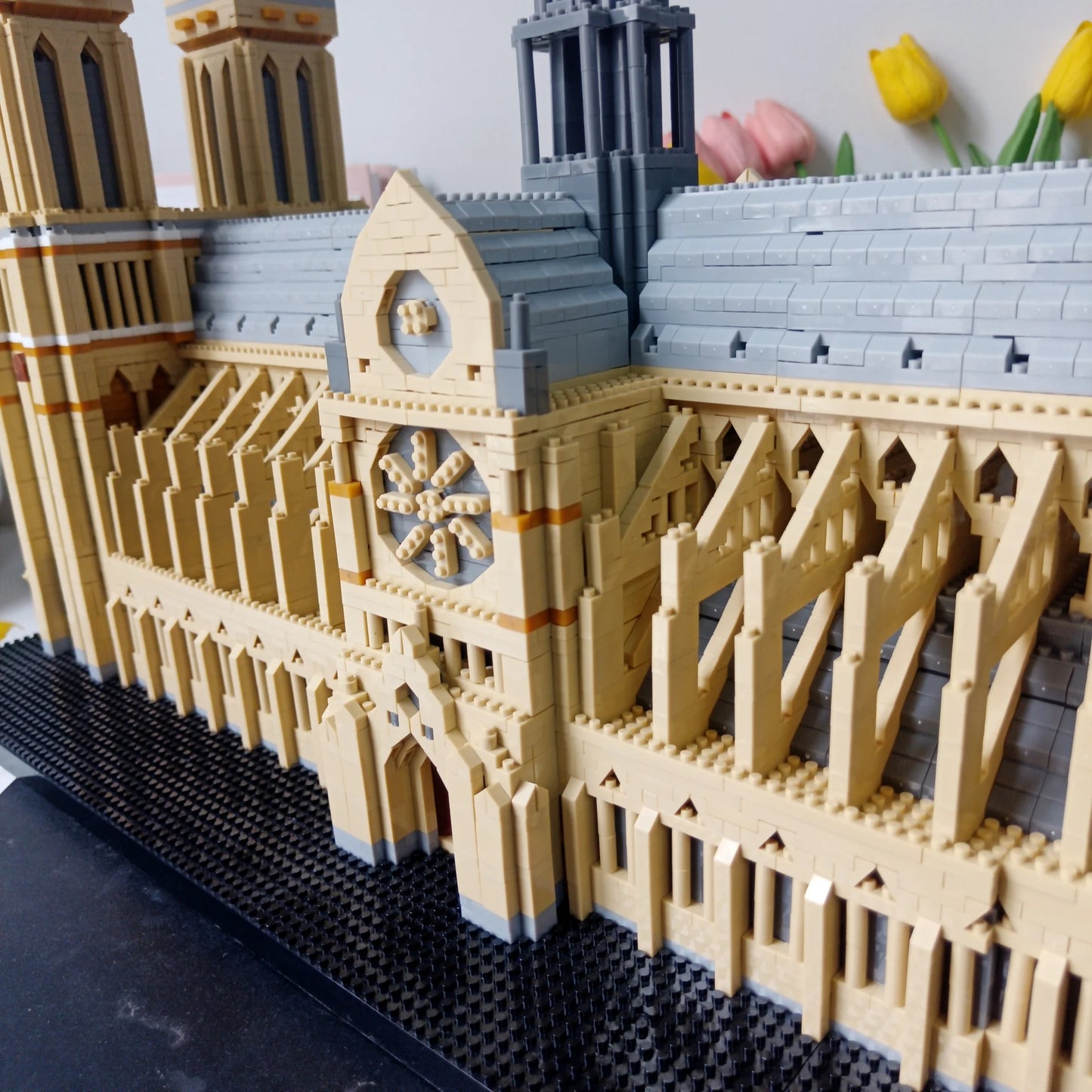 KNEW BUILT Paris Notre Dame Cathedral Micro Building Blocks Set